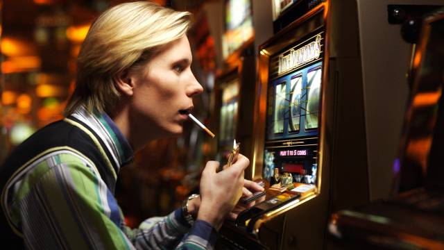 Do Casino Pokies Hypnotize Players?