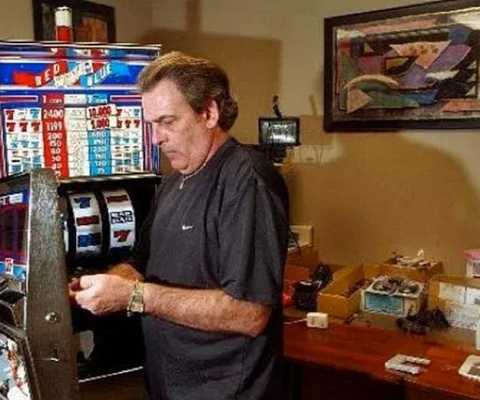 Tommy Carmichael, a Legendary Pokie Breaker