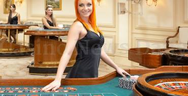 External Hand: Croupier on casino roulette