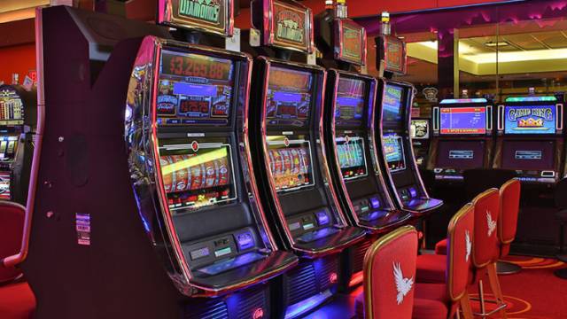 The Double-Up Feature in Slot Machines